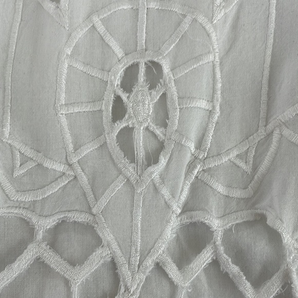 Beautiful blouse from Anthropologie with laser cut detail XXS - Picture 7 of 7